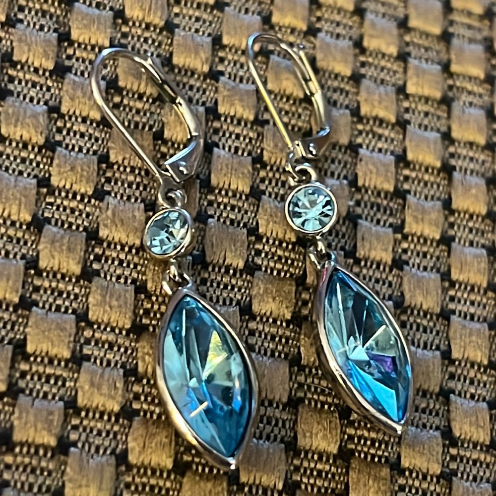 (SOLD)Givenchy Blue Crystal / Silver Dangle Earrings NWOT - Picture 4 of 6
